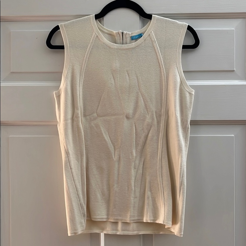 *NWT* white sleeveless crewneck top